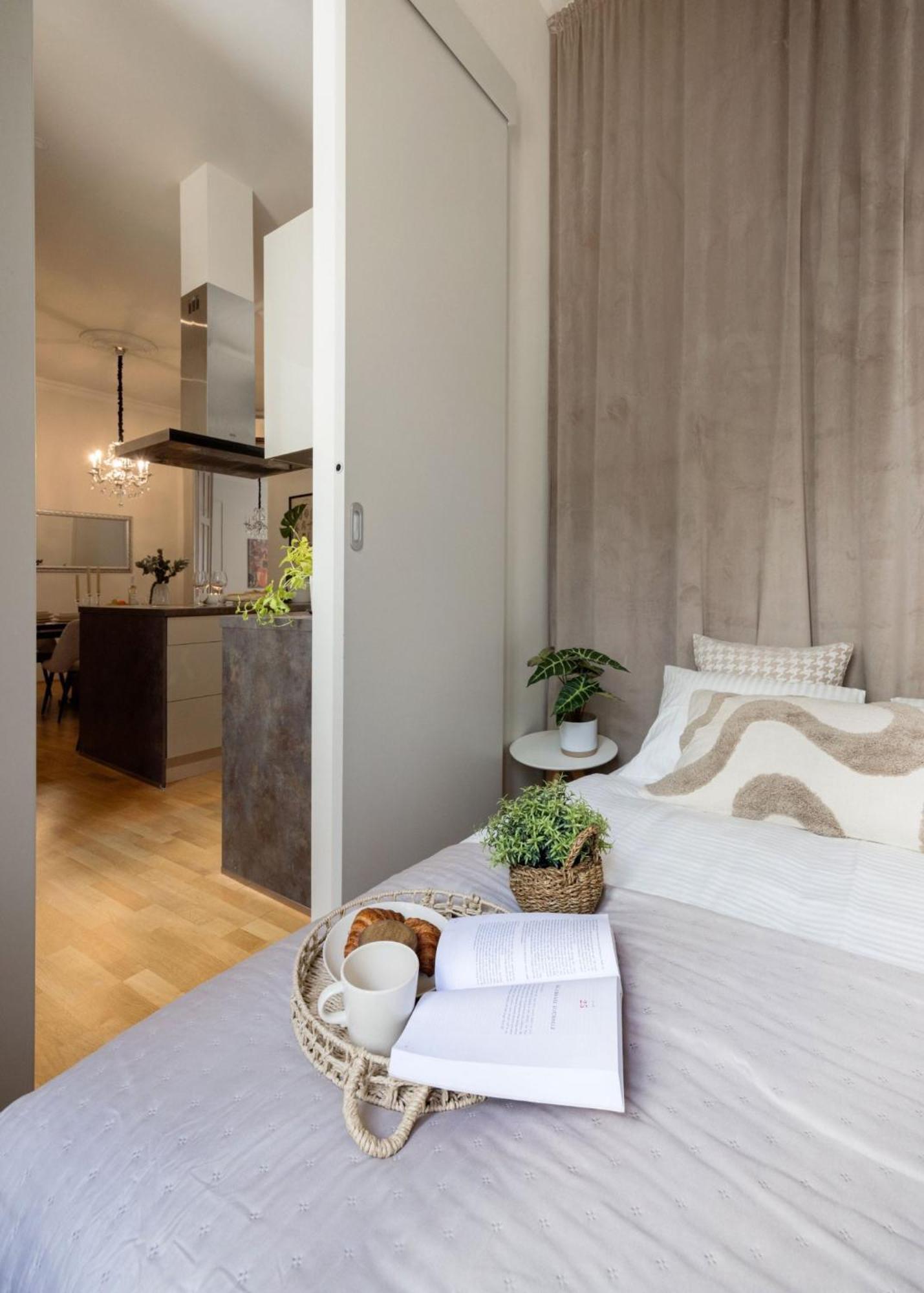 Timeless Elegant Apartment By Opera House Boedapest Buitenkant foto