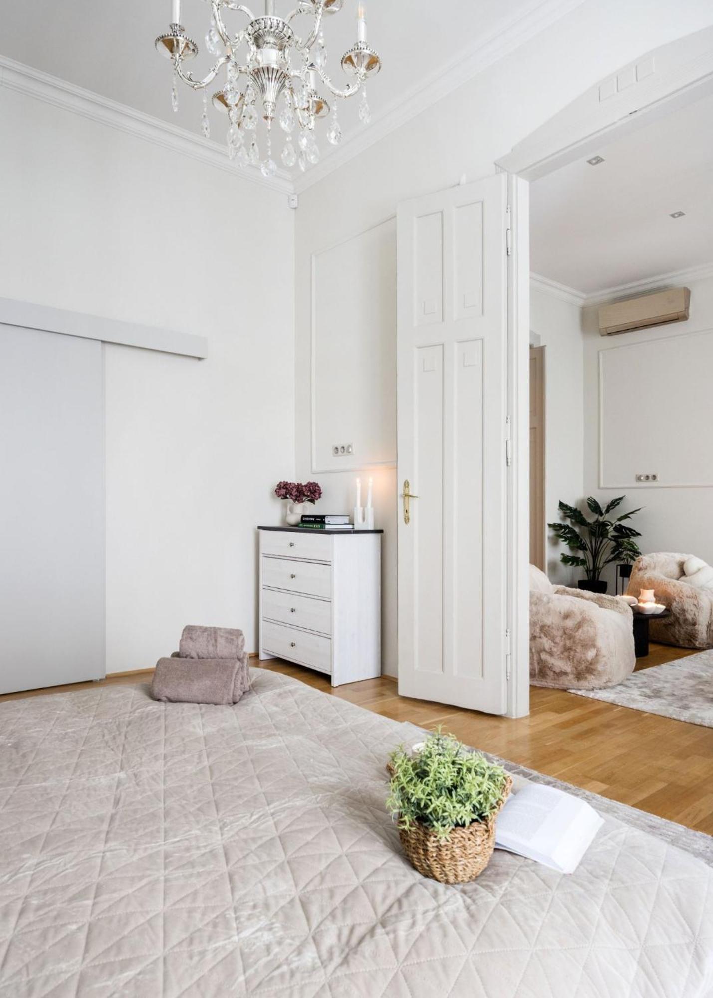 Timeless Elegant Apartment By Opera House Boedapest Buitenkant foto